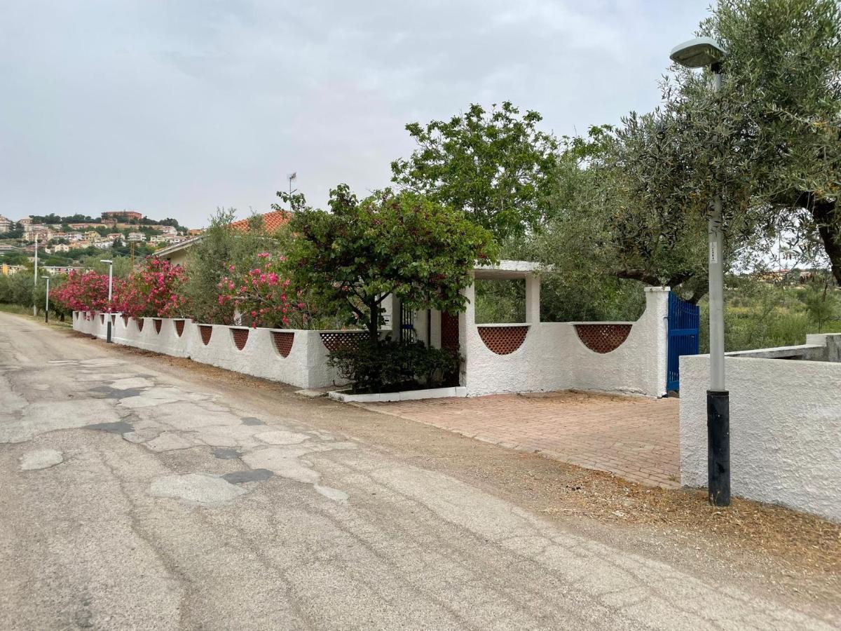 Il Giardino Degli Ulivi Villa Citta Sant'Angelo Bagian luar foto